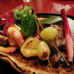 なかむら - 八寸（鯖寿司、ゆず釜、海老芋、イチョウ芋、さんまくらま煮、海老、丹波栗、きゅうり、ぎんなん）