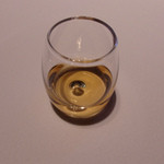 レフェルヴェソンス - あたまからしっぽまで：
      鱧の出汁、鱧のグリエ、南瓜、胡瓜、ヴィネーグルデュイ、山椒