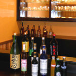 山水 - 地酒、地ワインを各種取り揃えております。