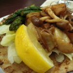 サッポロビアレストラン９１０ - 帆立ときのこ・アスパラのバター焼き