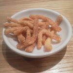 手打ちうどん ほそ井 - 通しのうどん揚げ