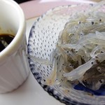 絶景レストラン うずの丘 - 淡路島の生シラスちょい盛250円