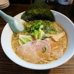 琉球新麺　通堂 - 料理写真:豚骨醤油味