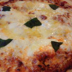 Kokosu - 3種チーズのマルゲリータピザ