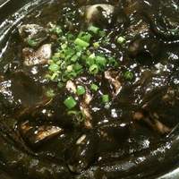 中国飯店 紫玉蘭 - 黒麻婆豆腐。山椒がきいてて美味しー。