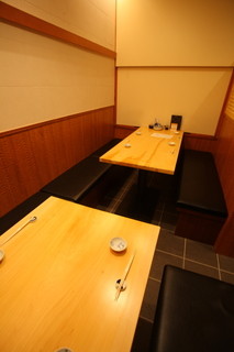 Kisetsu Ryouri To Jizake Yuu - 完全個室ではありませんが、仕切られた席は周りを気にすることなく、食事を楽しむことができると好評です。