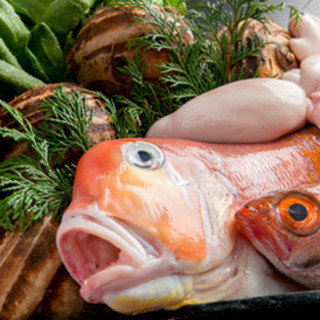 The owner himself purchases seasonal seafood and vegetables from all over the country.