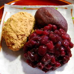 Kasagiya - 三色萩乃餅