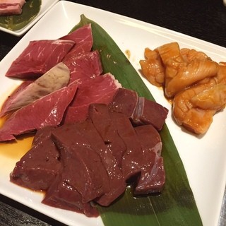 焼肉 迅 - フルマラソンの後の栄養補給！
内蔵系でゴンス。