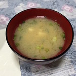 御食事処 ツル - 定食類に付く味噌汁