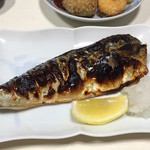 御食事処 ツル - ツル定食のメインである焼き魚（塩サバ）