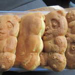 Umakaya - パンダ焼きはそれぞれ一個１３０円、名前の通り可愛らしいパンダの形をしています。
      
