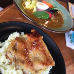 あじとや - アジトヤチキンカレー（パリパリチキン）