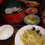 火焔山 - 卓上御飯と卓上惣菜付き