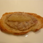 ラシェット・ブランシュ - 豚のリエットにリンゴのピューレを乗せたアミューズ