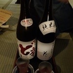 Akita Nagaya Sakaba - 白瀑　ど辛　純米酒　800円(税別)、まんさくの花　純米酒800円(税別)