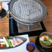 飛騨牛一頭家 馬喰一代 銀座 - ランチの様子。