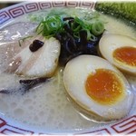 博多豚骨ラーメン 替玉食堂 - 