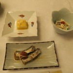 嬉野温泉 旅館 湯宿 清流 - 先付け：小鰯梅干煮、菊菜茸白和え、豆乳羹