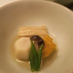 嬉野温泉 旅館 湯宿 清流 - 煮物：里芋、手練り湯葉、粟麩、しめじ茸、絹さや