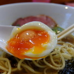 煮干中華ソバ イチカワ - 出汁打ち込み式味玉　￥100