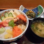 Sushidaitora - 海鮮丼（ランチ）850円