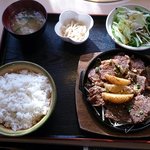 炭火焼肉・韓国料理 韓国村 - 