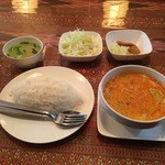 プアンタイ - レッドカレーセット（ランチ）８００円