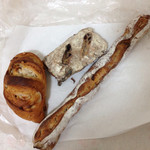 ブーランジュリ　シェ　ジョルジュ - クルミパンはフワ、バトンはナッツたっぷり、フリュィは外ハード中ジュワリもちろん具沢山で大気に入りました