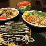 Okonomiyaki Yokoduna - お好みの料理をご注文して皆さんでシェアするのもいいですね♪