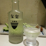 Teuchi Udon Hasenuma - のみきり日本酒 文楽（600円）はキンキンに冷されていてサッパリした飲み口が美味