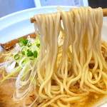 貝出汁しっぽりラーメン 純子 - 貝出汁ラーメン/麺リフト