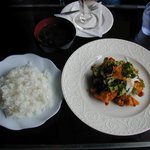 ホワイトハウス - ランチ（からあげ・コーヒー（ホット））(800円)