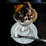 ホワイトハウス - チョコレートパフェ(600円)