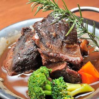 サクッと前菜からピザ、パスタ、メイン、デザートまで楽しめます