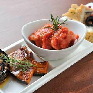 We also have a wide selection of small appetizers, so you can enjoy a variety of dishes little by little.