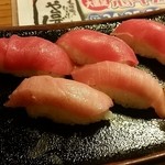 Sushi Izakaya Yataizushi - まぐろ3貫、中トロ、大トロ