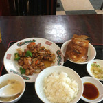 中国料理 金春新館 - ランチ 四川風宮保鶏丁 700円 確かに塩っ辛いけど美味しいしボリュームは十分！