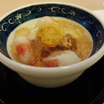 山玄茶 - 茶わん蒸し（ふかひれ、ゆりね、ゆば、えび、うに、ゆず、出汁のジュレ）