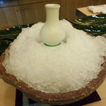 山玄茶 - 氷に冷やされる徳利