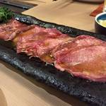 The Beef House 牛's - 