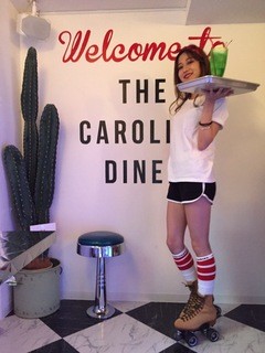 CAROLINE DINER - 