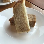 オチガビ - 自家製パン