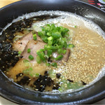 とん吉 - 元祖とんこつしょうゆラーメン 650円