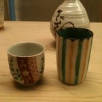 緒方 - 酒器鑑賞もここの店の楽しみ。