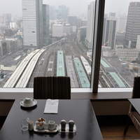 Dining & Bar TENQOO - 27階の下は東京駅