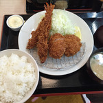 jukuseibutasemmontenkatsufuku - エビとヒレカツの定食990円！キャベツ多っ！！