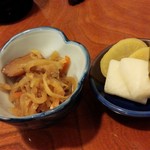 Una yoshi - 小鉢。切り干し大根とお新香
