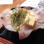 魚旬 - 魚屋の海鮮丼