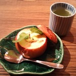 北海道市場　ICHIBA - 甘味(焼き林檎カスタードクリーム射込み)